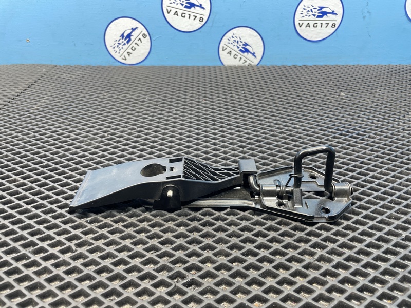 Крючок капота, 1200 рублей, Санкт-Петербург