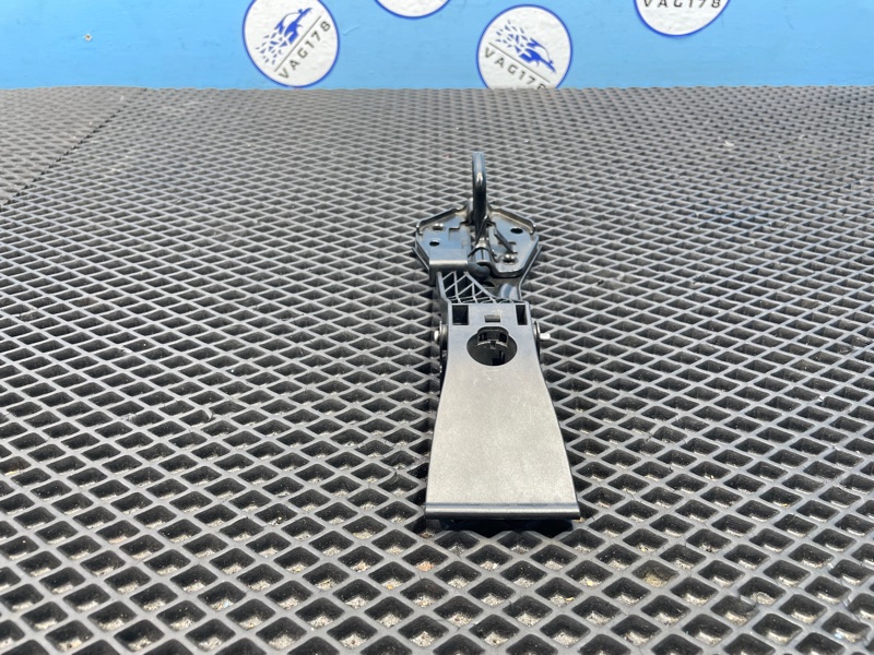 Крючок капота, 1200 рублей, Санкт-Петербург