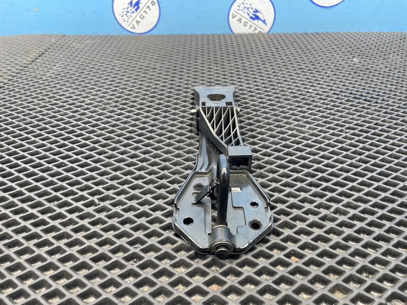 Крючок капота, 1200 рублей, Санкт-Петербург