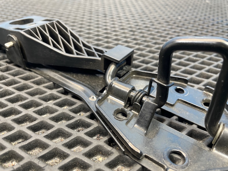 Крючок капота, 1200 рублей, Санкт-Петербург