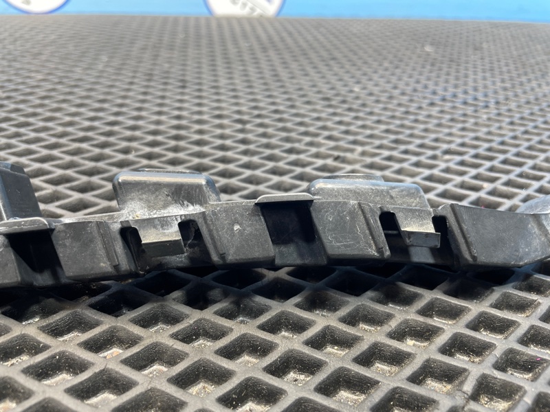 Направляющая бампера, 1000 рублей, Санкт-Петербург