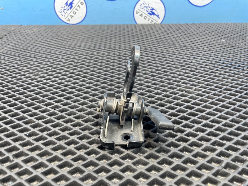 Крючок капота, 1000 рублей, Санкт-Петербург