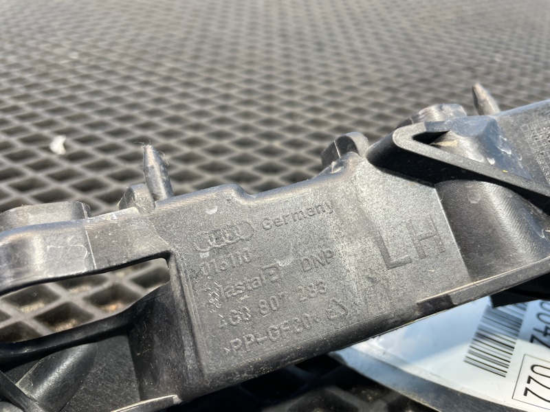 Направляющая бампера, 1200 рублей, Санкт-Петербург