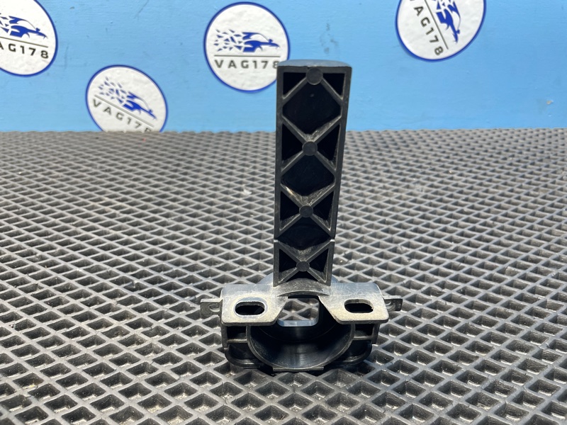 Кронштейн радиатора, 2000 рублей, Санкт-Петербург