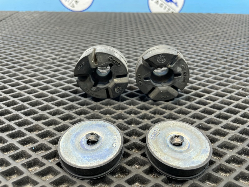 Кронштейн радиатора, 2000 рублей, Санкт-Петербург