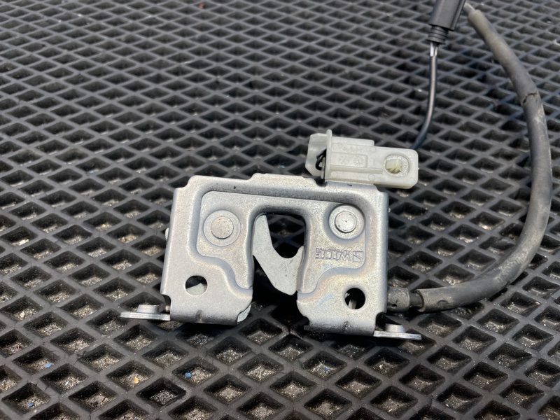 Замок капота, 1500 рублей, Санкт-Петербург