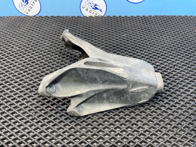 Кронштейн двигателя, 2000 рублей, Санкт-Петербург