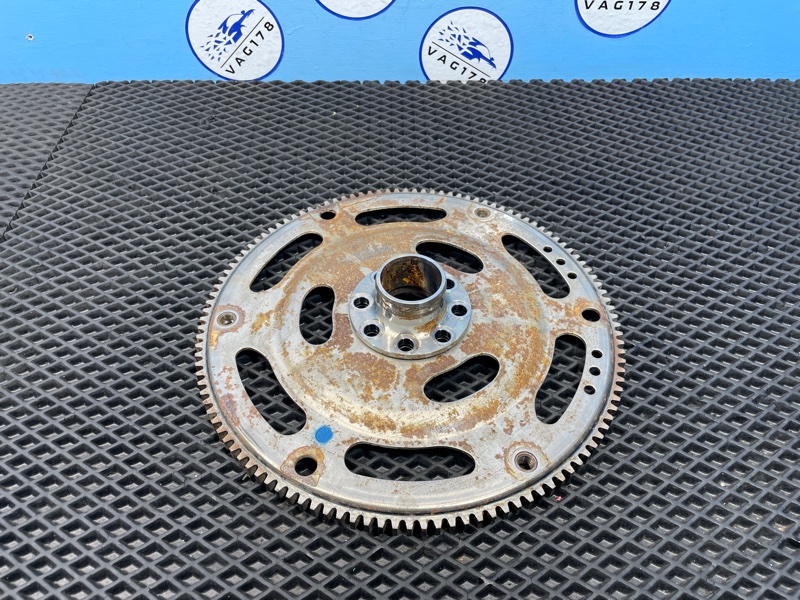 Маховик, 2000 рублей, Санкт-Петербург