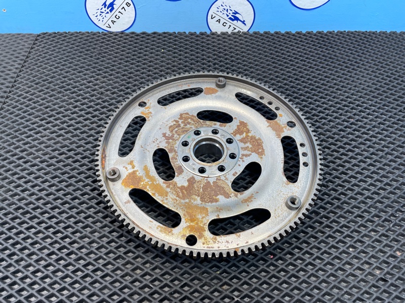 Маховик, 2000 рублей, Санкт-Петербург