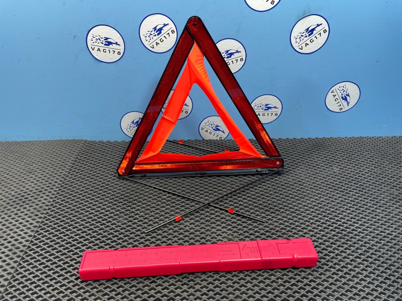 Знак аварийной остановки, 1000 рублей, Санкт-Петербург