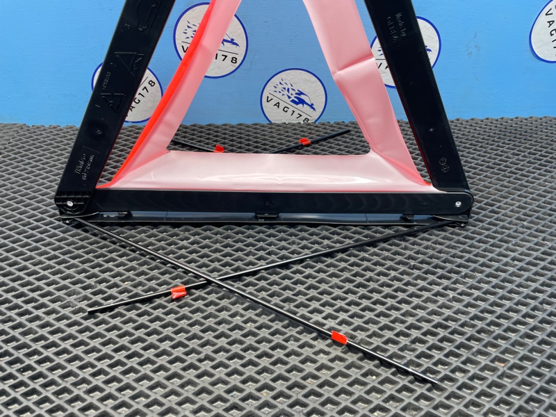 Знак аварийной остановки, 1000 рублей, Санкт-Петербург