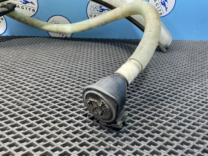 Бачок омывателя лобового стекла, 2000 рублей, Санкт-Петербург