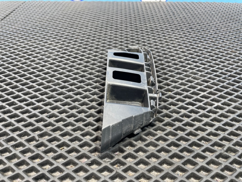 Направляющая бампера, 1500 рублей, Санкт-Петербург