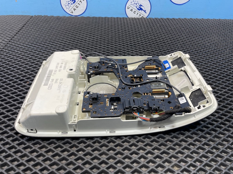 Плафон салонный, 1000 рублей, Санкт-Петербург