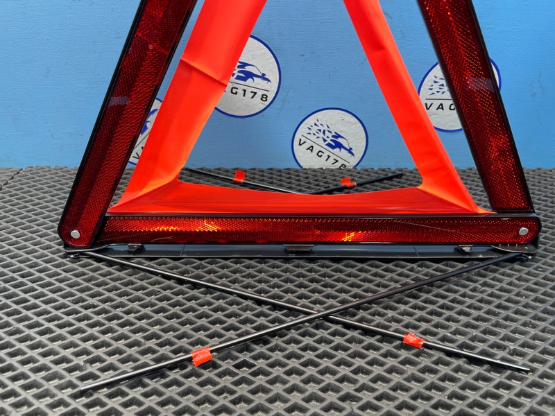 Знак аварийной остановки, 1000 рублей, Санкт-Петербург