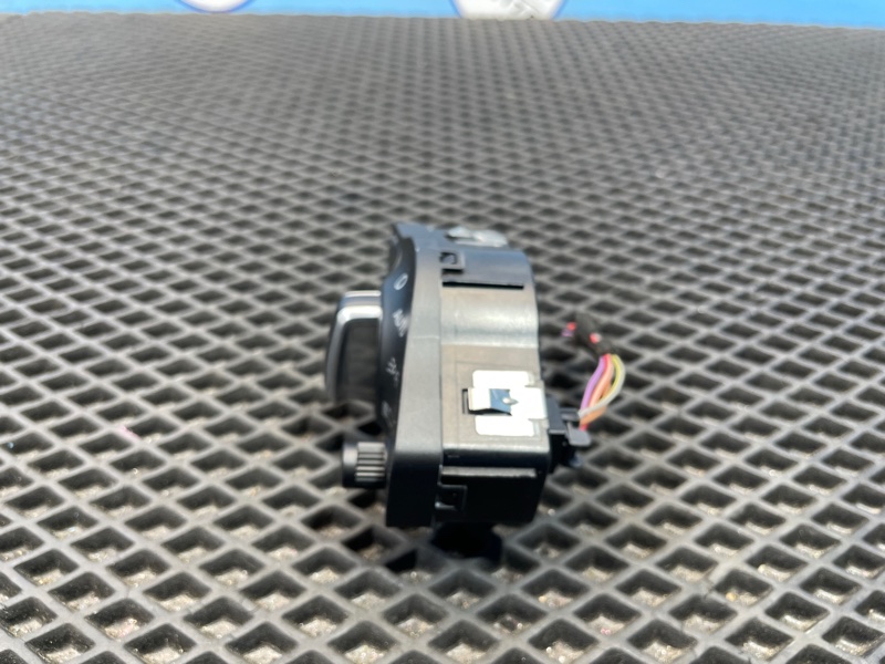 Переключатель света фар, 1000 рублей, Санкт-Петербург