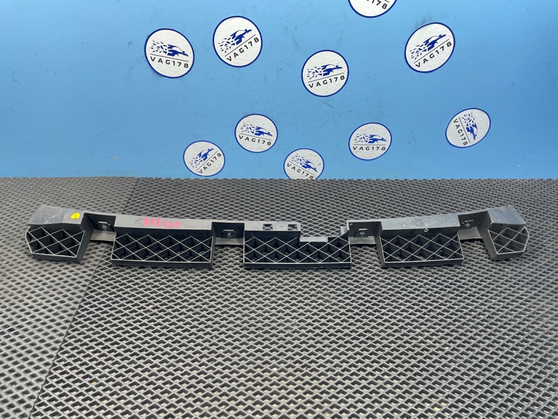 Кронштейн бампера, 2000 рублей, Санкт-Петербург