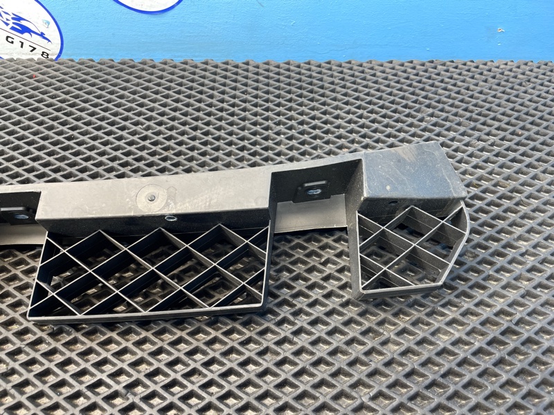 Кронштейн бампера, 2000 рублей, Санкт-Петербург