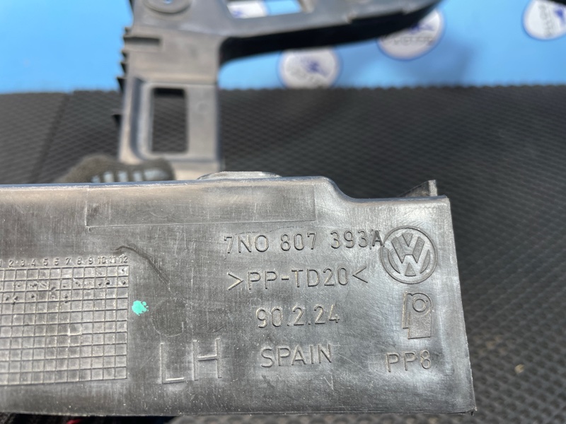 Направляющая бампера, 2000 рублей, Санкт-Петербург