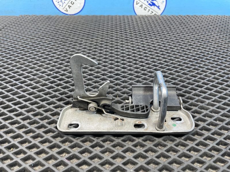 Крючок капота, 1000 рублей, Санкт-Петербург