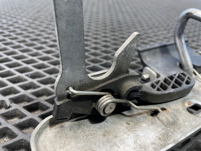 Крючок капота, 1000 рублей, Санкт-Петербург