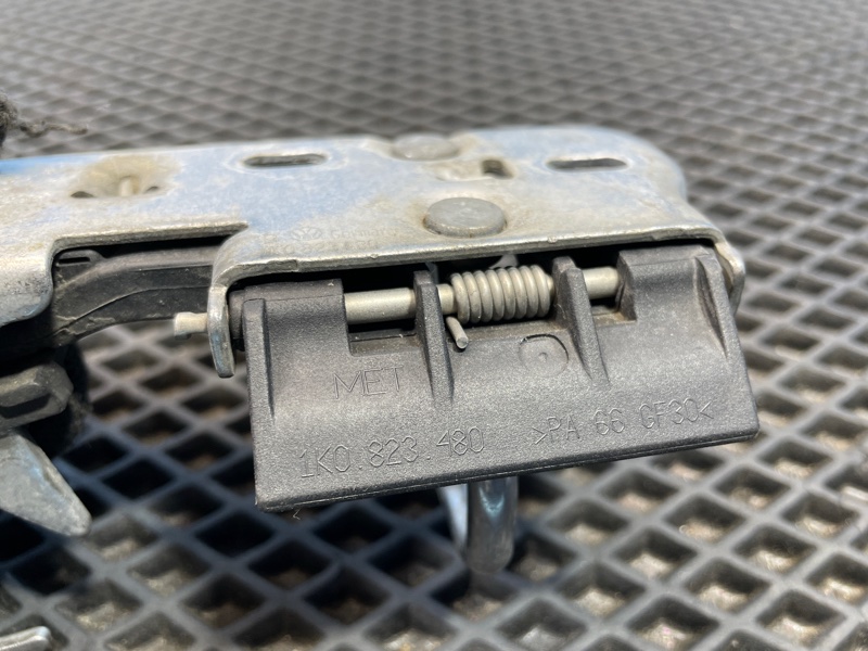 Крючок капота, 1000 рублей, Санкт-Петербург