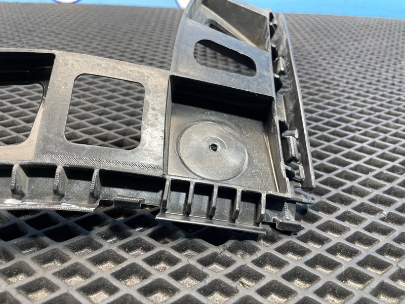 Направляющая бампера, 1000 рублей, Санкт-Петербург