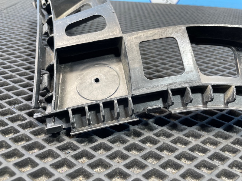 Направляющая бампера, 1000 рублей, Санкт-Петербург