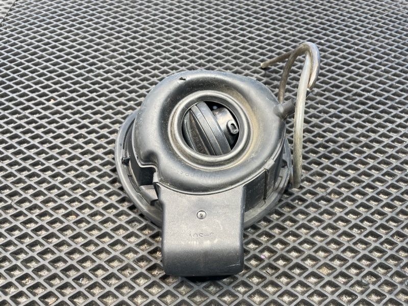 Лючок бензобака, 3600 рублей, Санкт-Петербург