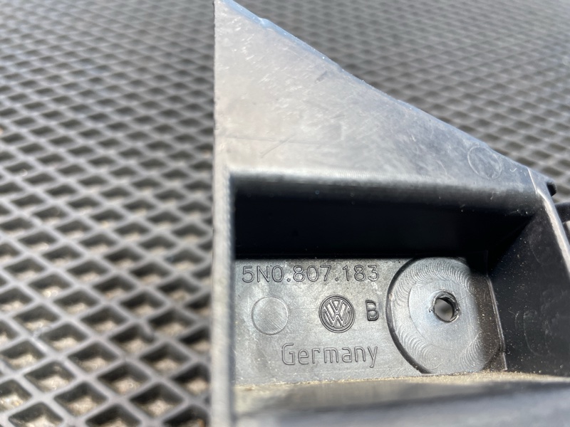 Направляющая бампера, 1500 рублей, Санкт-Петербург