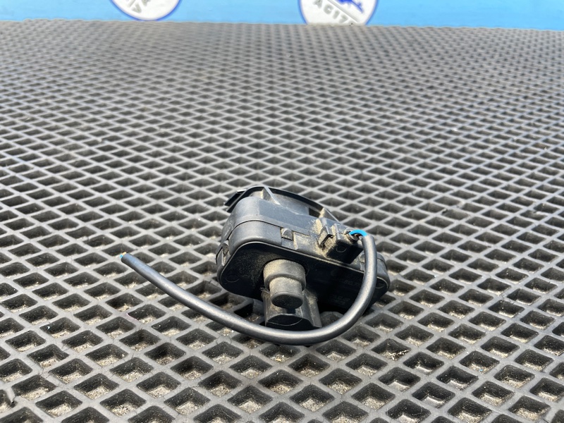 Активатор замка крышки бензобака, 1500 рублей, Санкт-Петербург