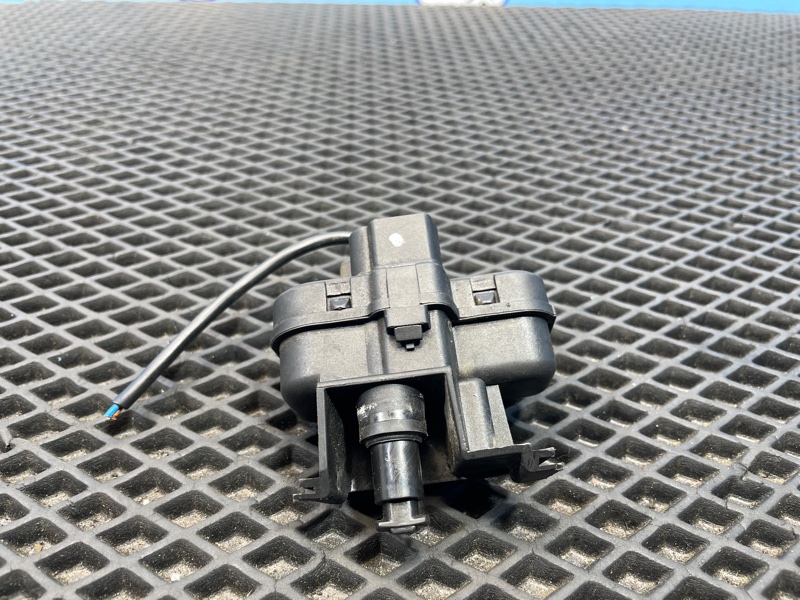 Активатор замка крышки бензобака, 1500 рублей, Санкт-Петербург