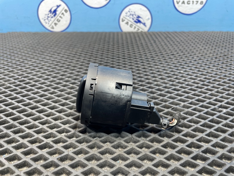 Переключатель света фар, 1000 рублей, Санкт-Петербург