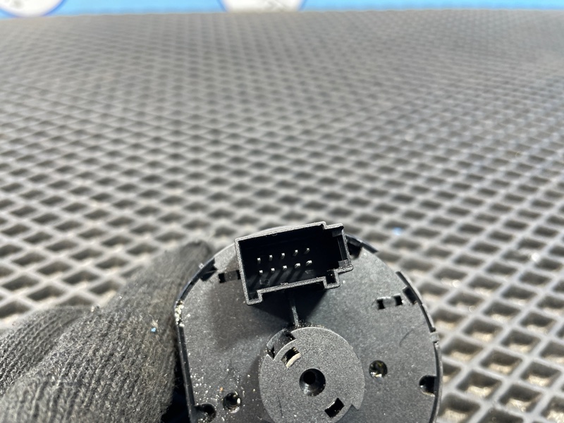 Переключатель света фар, 1000 рублей, Санкт-Петербург