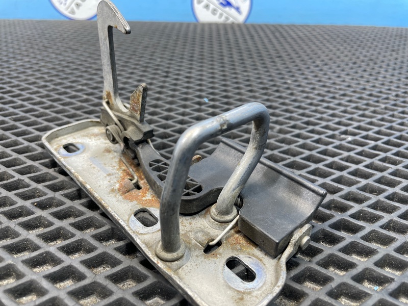 Крючок капота, 1000 рублей, Санкт-Петербург