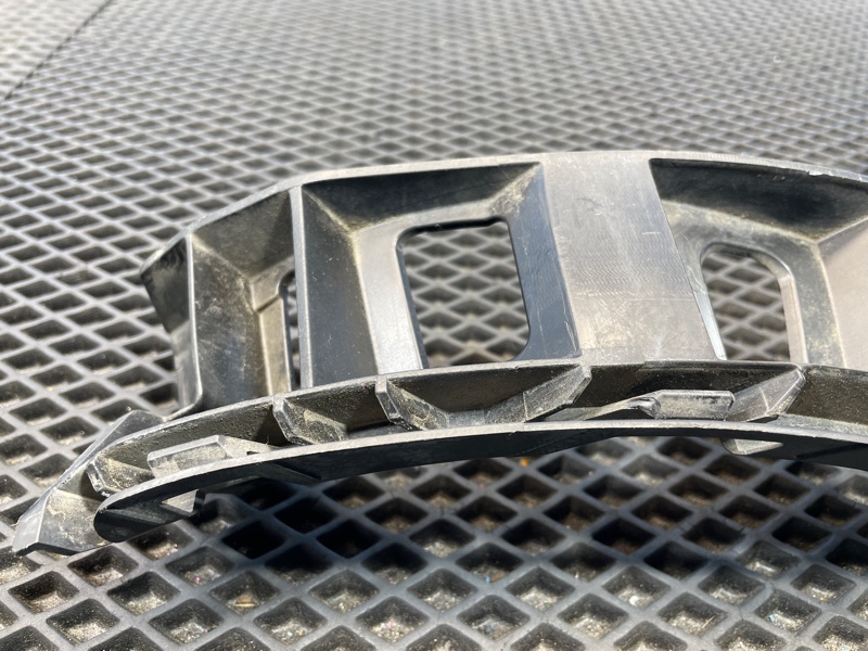 Направляющая бампера, 900 рублей, Санкт-Петербург