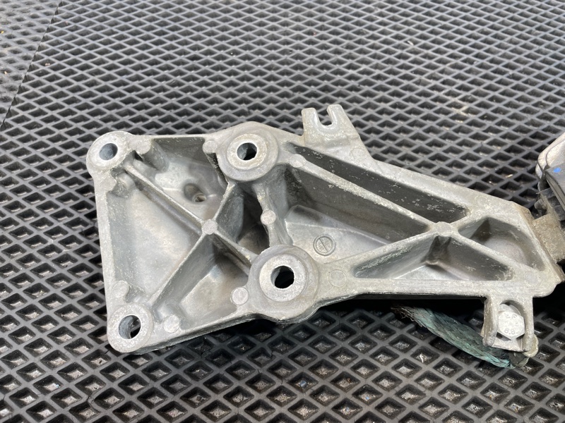 Опора двигателя, 1500 рублей, Санкт-Петербург