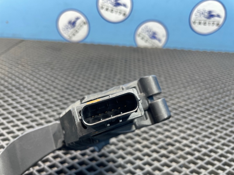 Педаль газа, 1500 рублей, Санкт-Петербург