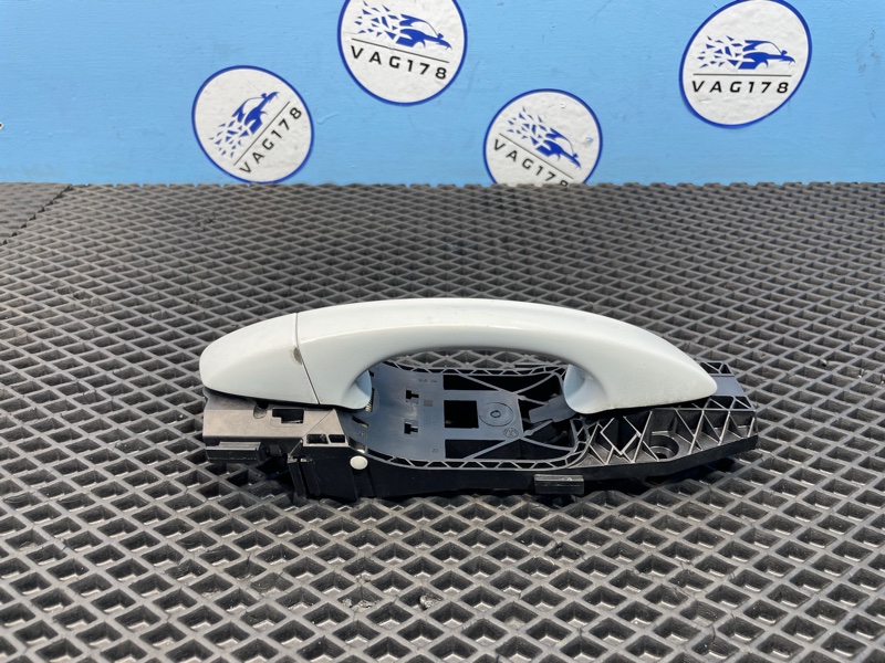 Кронштейн ручки, 1000 рублей, Санкт-Петербург