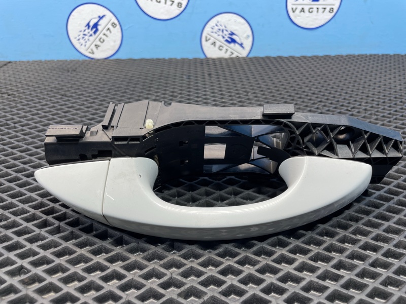 Кронштейн ручки, 1000 рублей, Санкт-Петербург