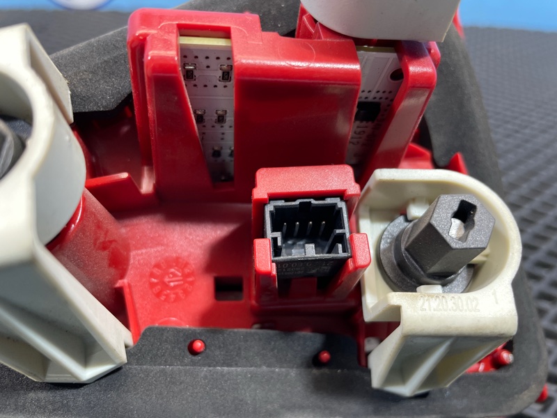 Фонарь внутренний, 1000 рублей, Санкт-Петербург