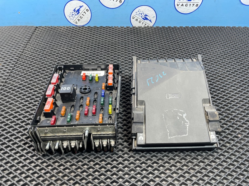 Блок предохранителей, 1000 рублей, Санкт-Петербург