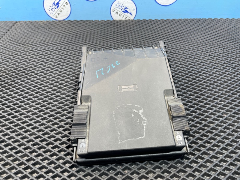 Блок предохранителей, 1000 рублей, Санкт-Петербург