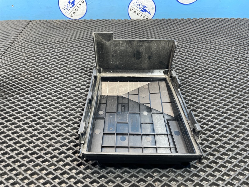 Блок предохранителей, 1000 рублей, Санкт-Петербург