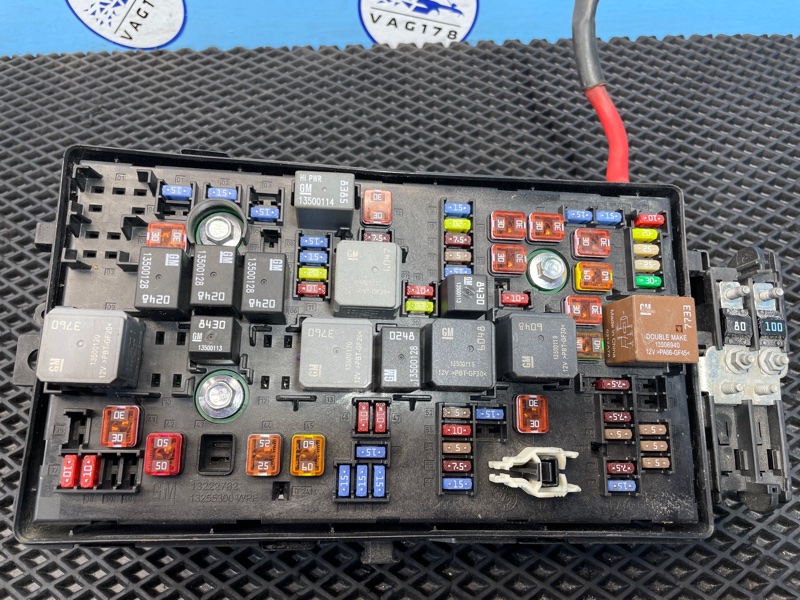 Блок предохранителей, 1000 рублей, Санкт-Петербург