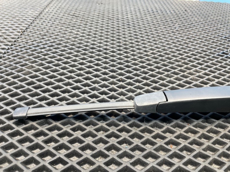 Поводок стеклоочистителя, 1000 рублей, Санкт-Петербург