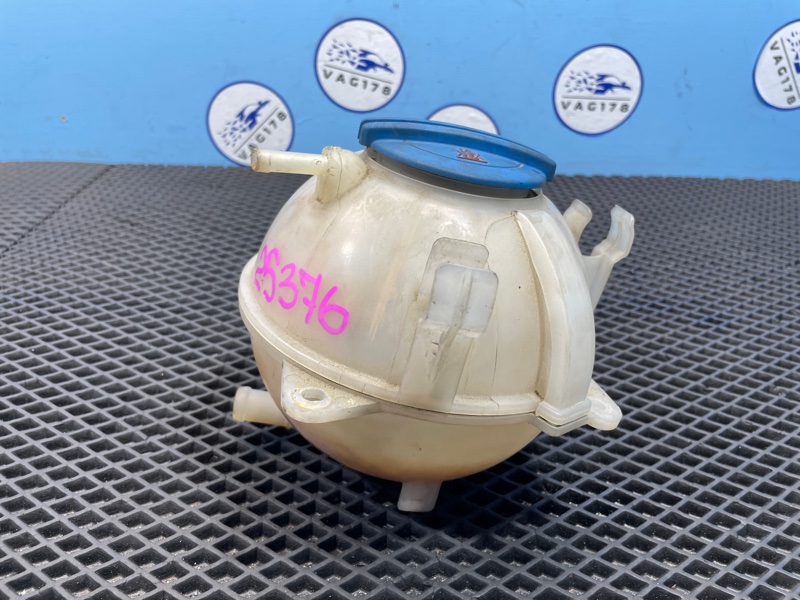 Бачок расширительный, 1000 рублей, Санкт-Петербург