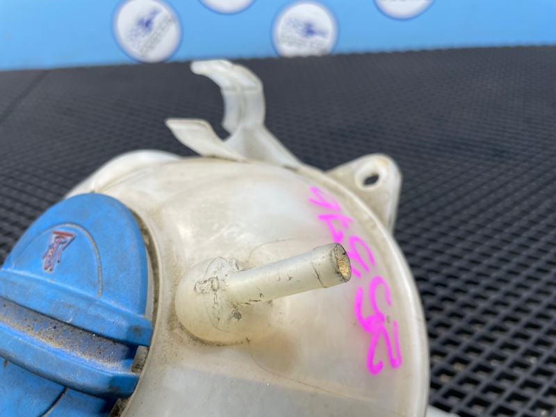 Бачок расширительный, 1000 рублей, Санкт-Петербург