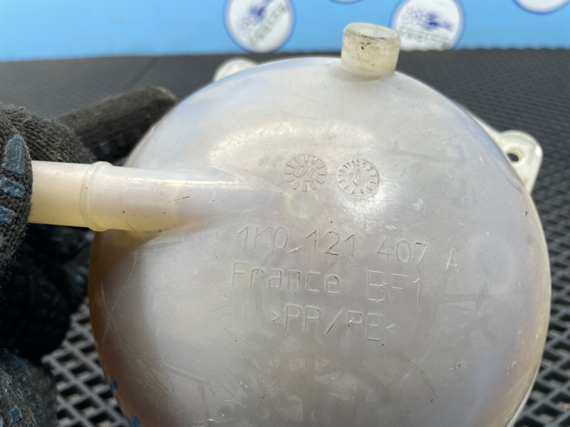 Бачок расширительный, 1000 рублей, Санкт-Петербург