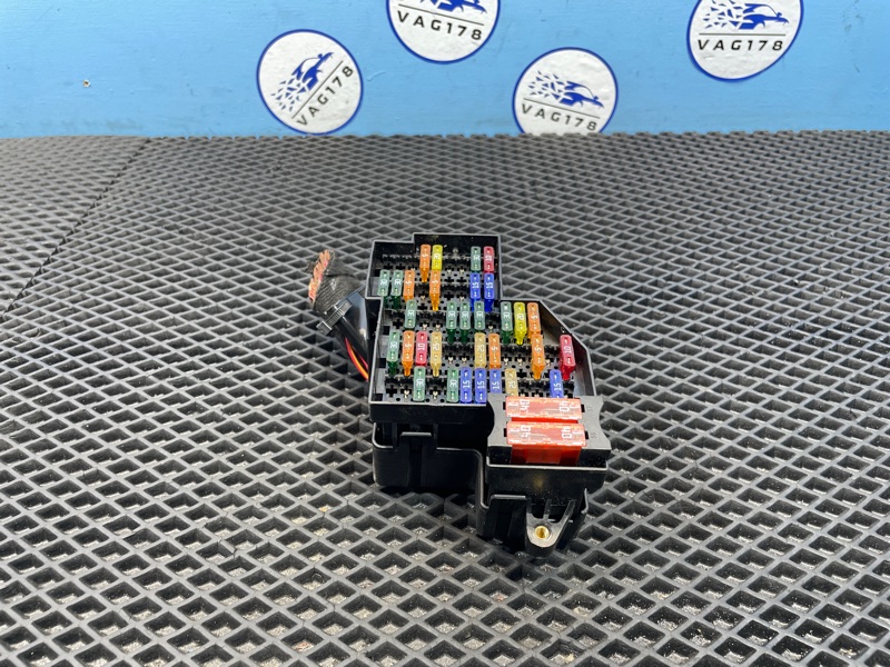 Блок предохранителей, 1000 рублей, Санкт-Петербург